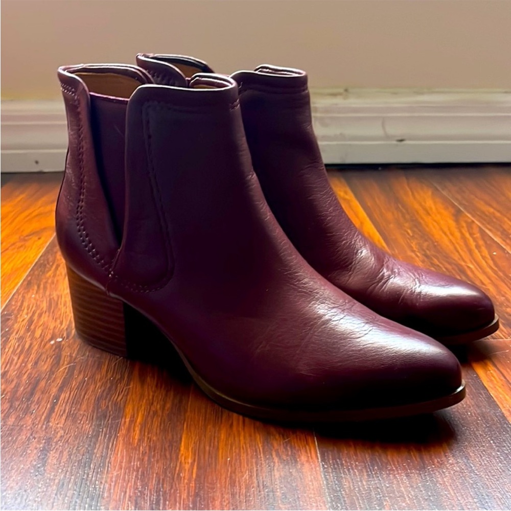Johnston & Murphy Women's Burgundy Ankle Boots